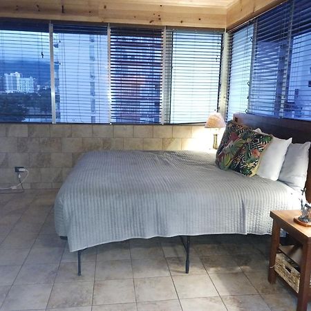 Hawaiian King Aparthotel Honolulu Szoba fotó